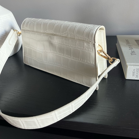 White pattern purse with two straps - Picture 2 of 6